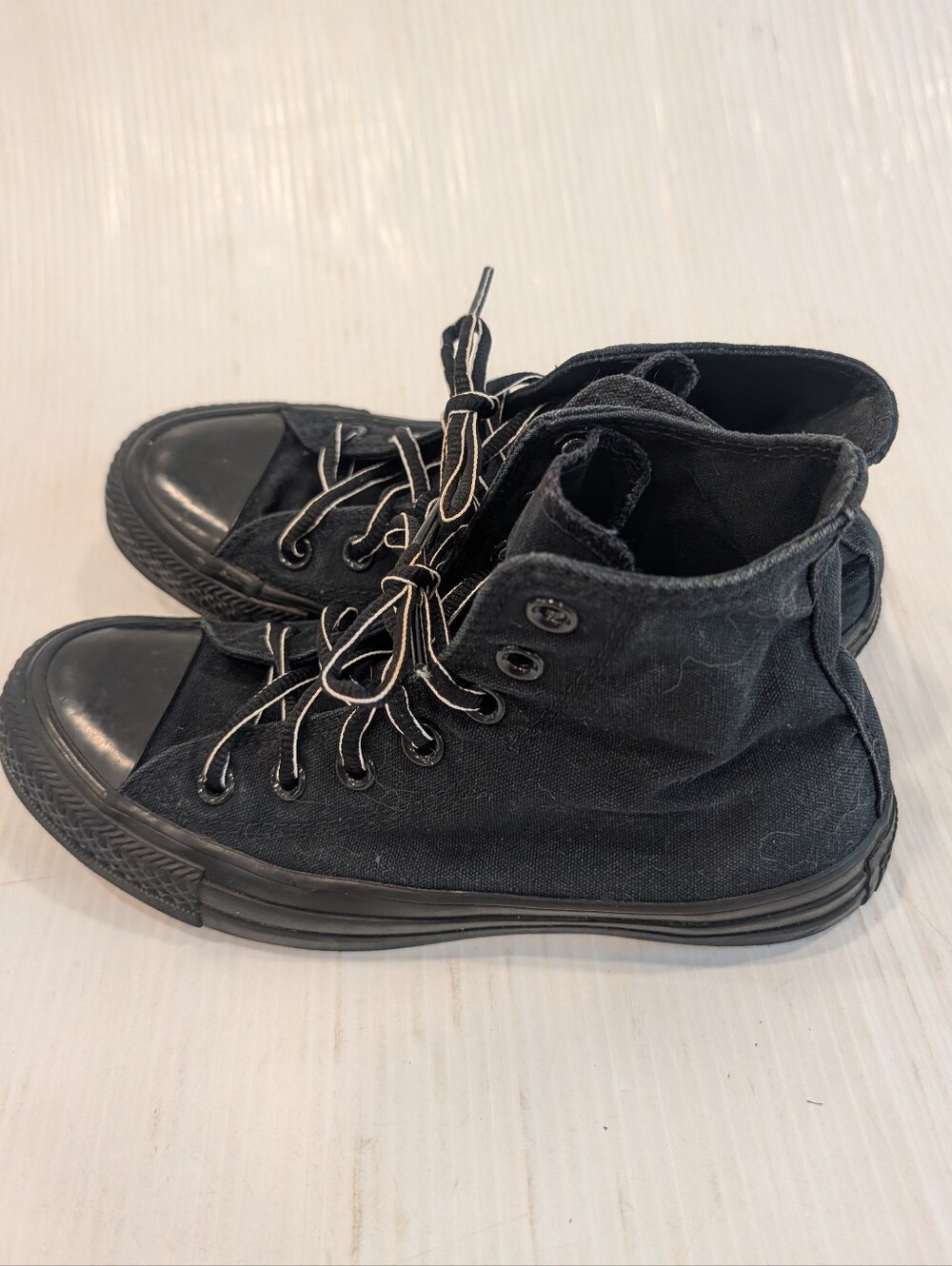 CONVERSE High-Top Monochrome Black Canvas Sneakers Size 6 Women's - Picture 4 of 8